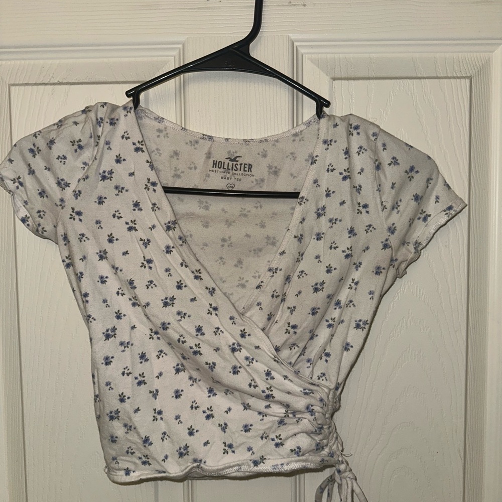Hollister baby tee